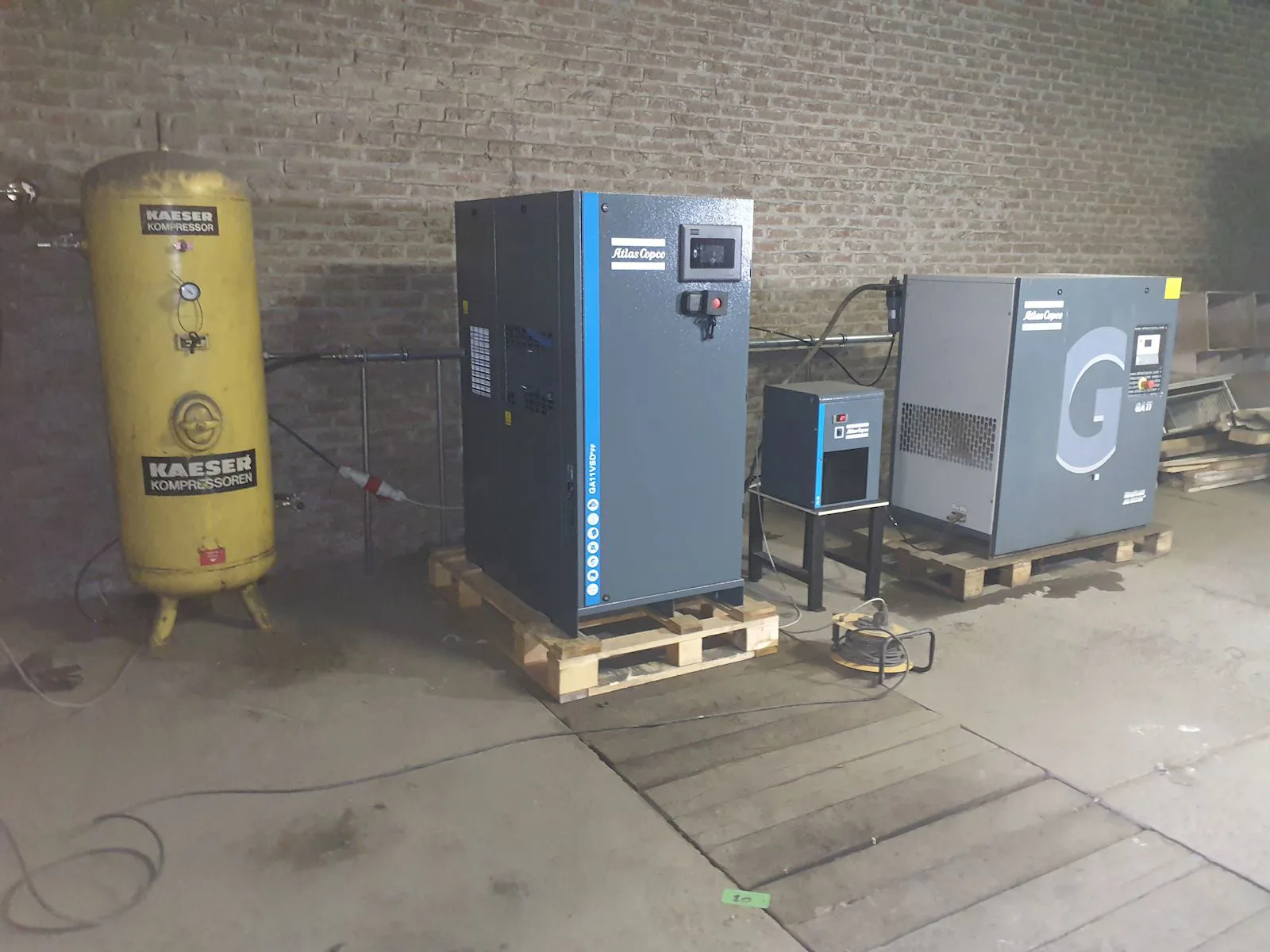 Aanpassing + Levering Compressor en leidingwerk - MidiTrade